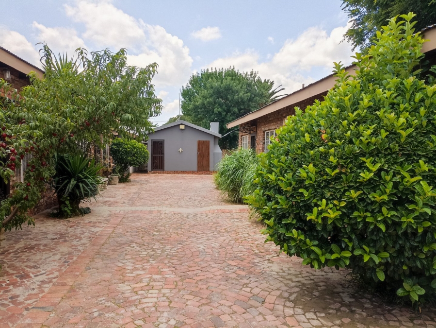 To Let 1 Bedroom Property for Rent in Die Bult North West